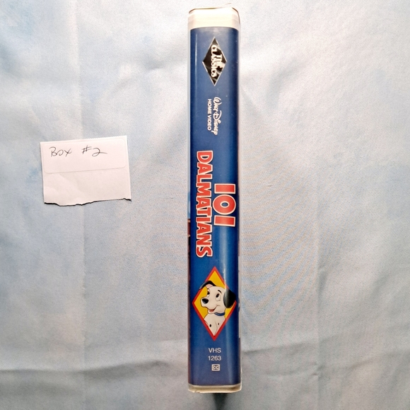 Vintage 90's Diamond Disney Classic 101 Dalmatians Clamshell VHS GUC.   (Box#2) - Picture 2 of 5